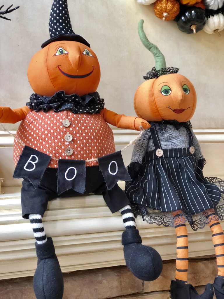 Halloween Mantel – Spooky, Vintage Style